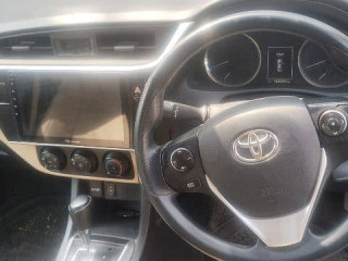 toyota-corolla-altis-2018