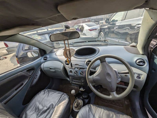 toyota-vitz-1999-big-7