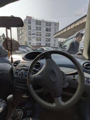 toyota-vitz-1999-big-9