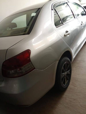 toyota-belta-2007-big-6
