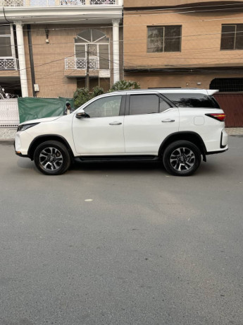 toyota-fortuner-legender-2022-big-2