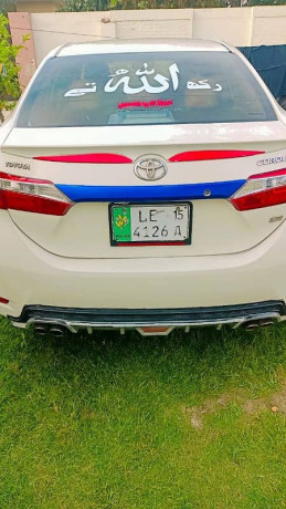 toyota-corolla-gli-2015-big-8