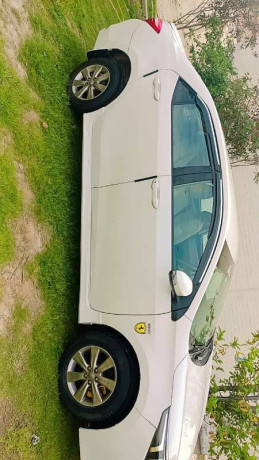 toyota-corolla-gli-2015-big-3