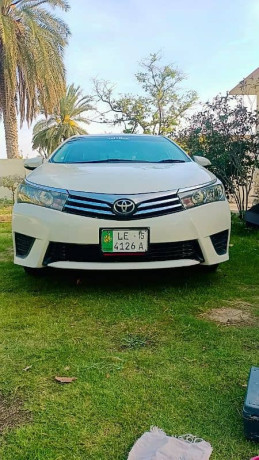 toyota-corolla-gli-2015-big-2