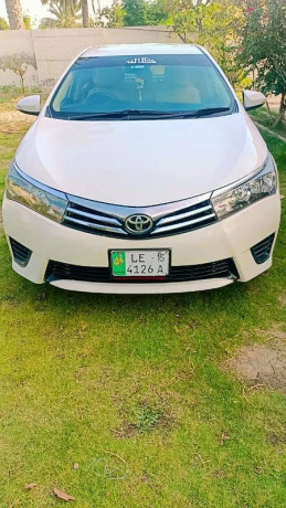 toyota-corolla-gli-2015-big-14