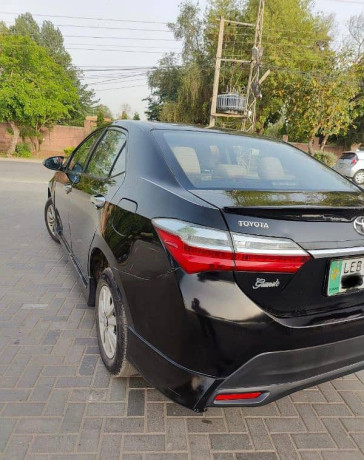 toyota-corolla-gli-20142016-big-6