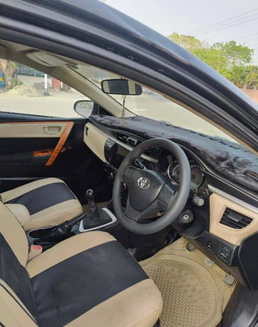 toyota-corolla-gli-20142016-big-5