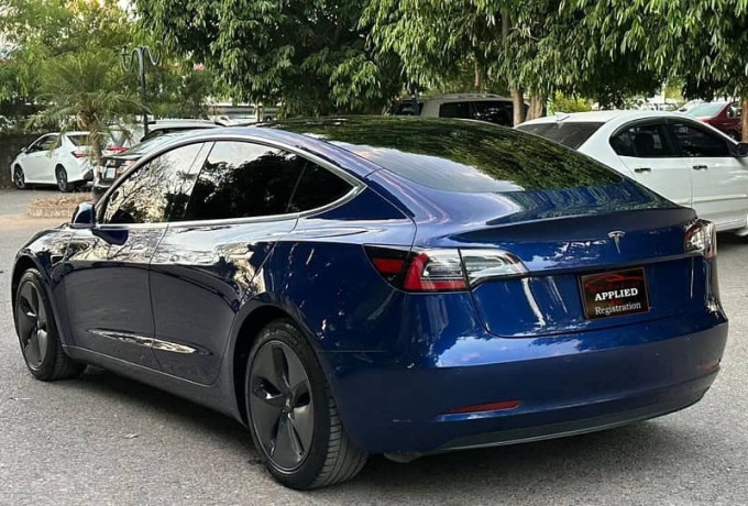 tesla-model-3-big-2