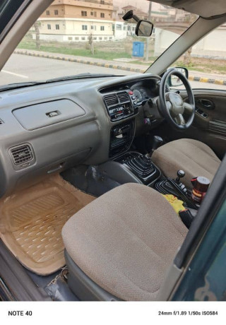 suzuki-grand-vitara-2000-model-big-9