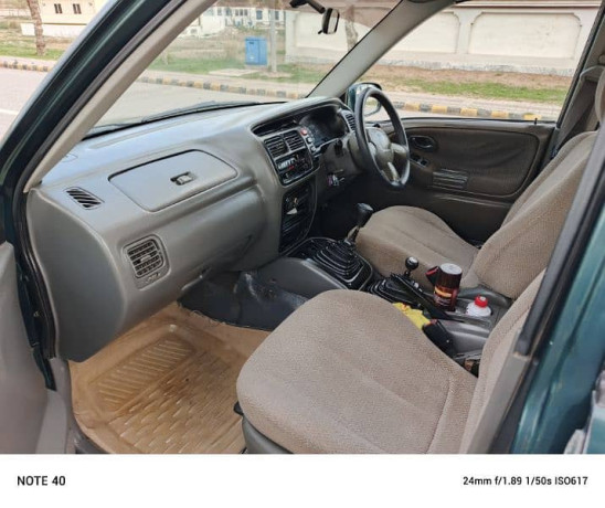 suzuki-grand-vitara-2000-model-big-8