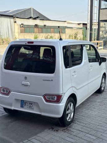 suzuki-wagonr-big-5