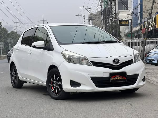 toyota-vitz-f-10-big-1