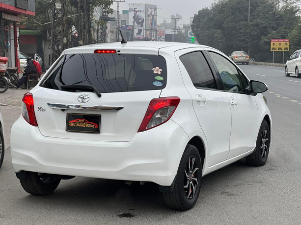 toyota-vitz-f-10-big-5