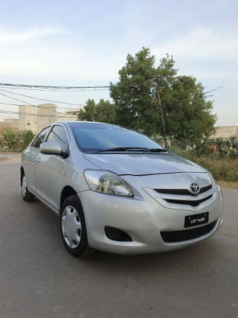 toyota-belta-2006-big-0
