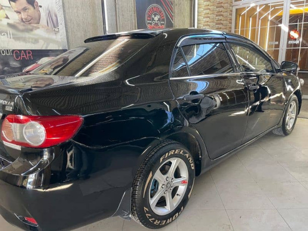 toyota-corolla-2011-big-13