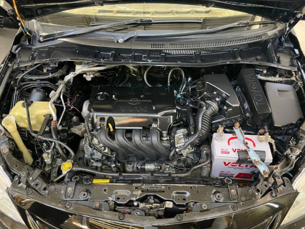 toyota-corolla-2011-big-14