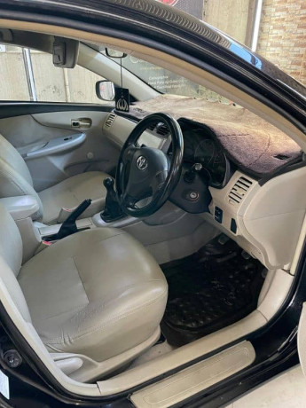 toyota-corolla-2011-big-12