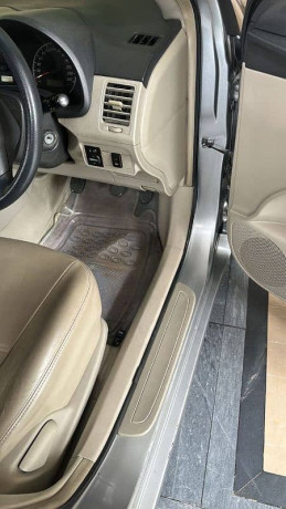 toyota-corolla-gli-2013-big-8