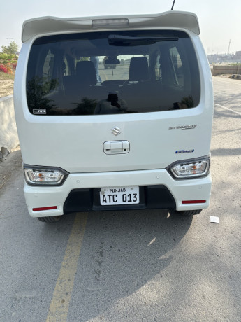 suzuki-wagon-r-hybrid-stingray-20212024-big-1