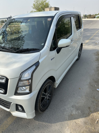 suzuki-wagon-r-hybrid-stingray-20212024-big-4