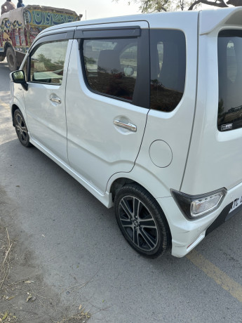 suzuki-wagon-r-hybrid-stingray-20212024-big-6