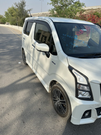 suzuki-wagon-r-hybrid-stingray-20212024-big-3