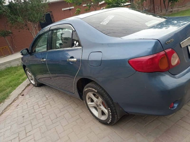 toyota-corolla-gli-2009-big-3
