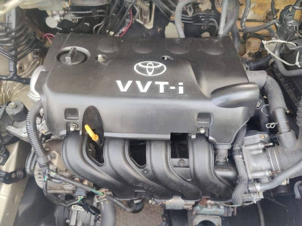 toyota-corolla-gli-2009-big-16