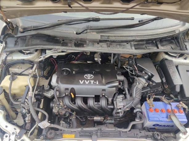toyota-corolla-gli-2009-big-14