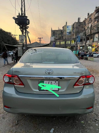 toyota-corolla-gli-2012-big-0