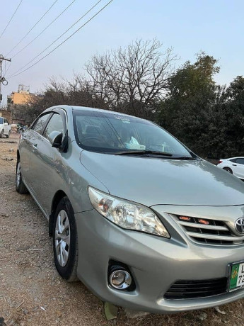 toyota-corolla-gli-2012-big-17