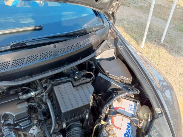 honda-civic-oriel-2010-big-4