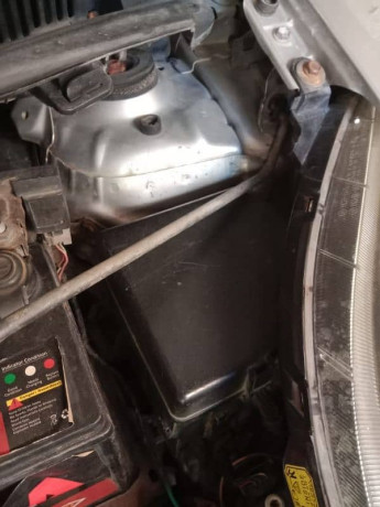 toyota-vitz-2009-big-4