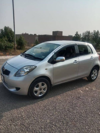 toyota-vitz-2009-big-0