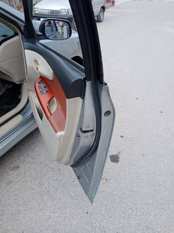 toyota-corolla-altis-2011-big-4