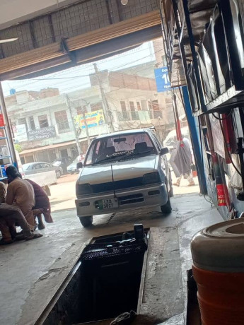 suzuki-mehran-2009-big-8