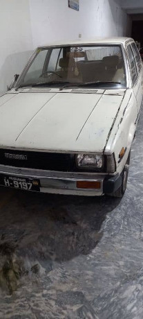 toyota-corolla-xe-1981-big-1