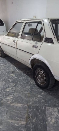 toyota-corolla-xe-1981-big-11
