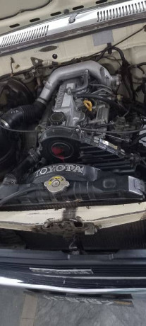 toyota-corolla-xe-1981-big-5
