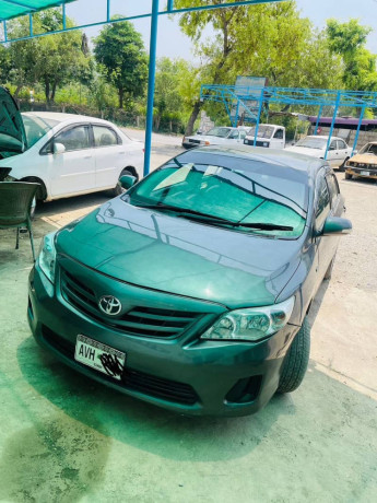 toyota-corolla-gli-vvti-13-2011-big-0