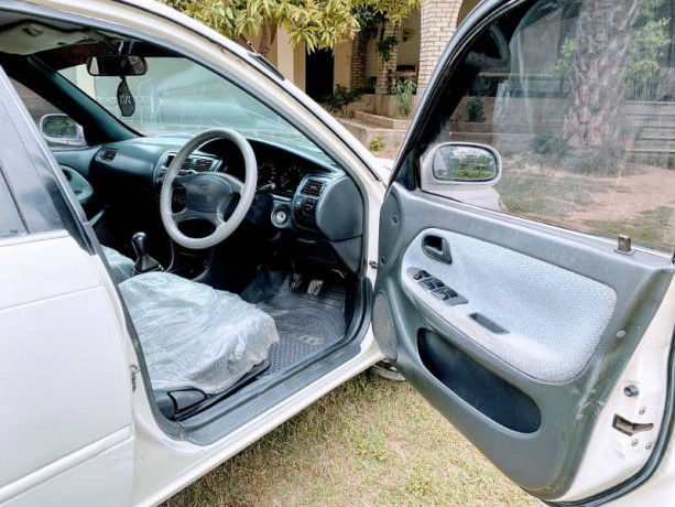 toyota-corolla-gl-model-1999-big-6