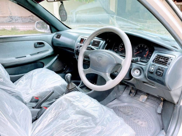 toyota-corolla-gl-model-1999-big-5