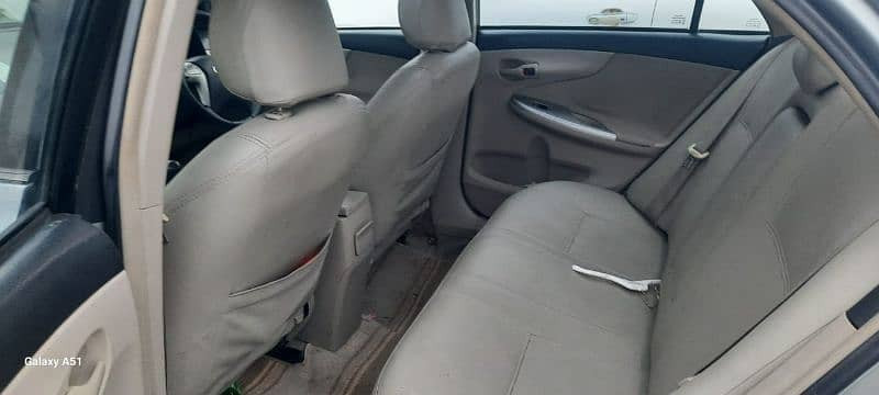 toyota-corolla-gli-2012-big-9