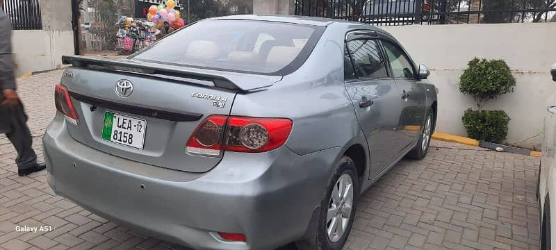 toyota-corolla-gli-2012-big-2