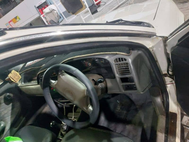 suzuki-baleno-2005-big-4