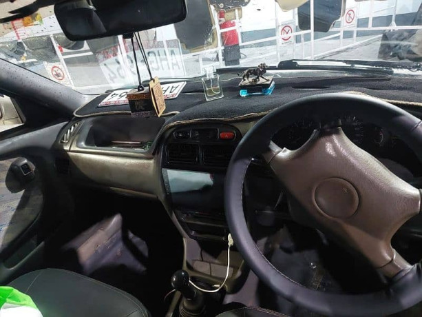 suzuki-baleno-2005-big-6