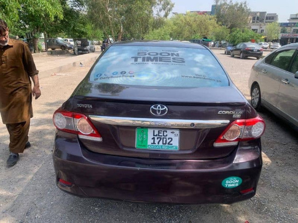 toyota-corolla-gli-2013-big-4