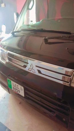 mitsubishi-minicab-2019-big-0