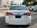 toyota-yaris-15-ativ-x-small-0