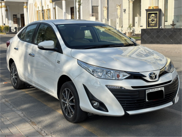 toyota-yaris-15-ativ-x-big-2
